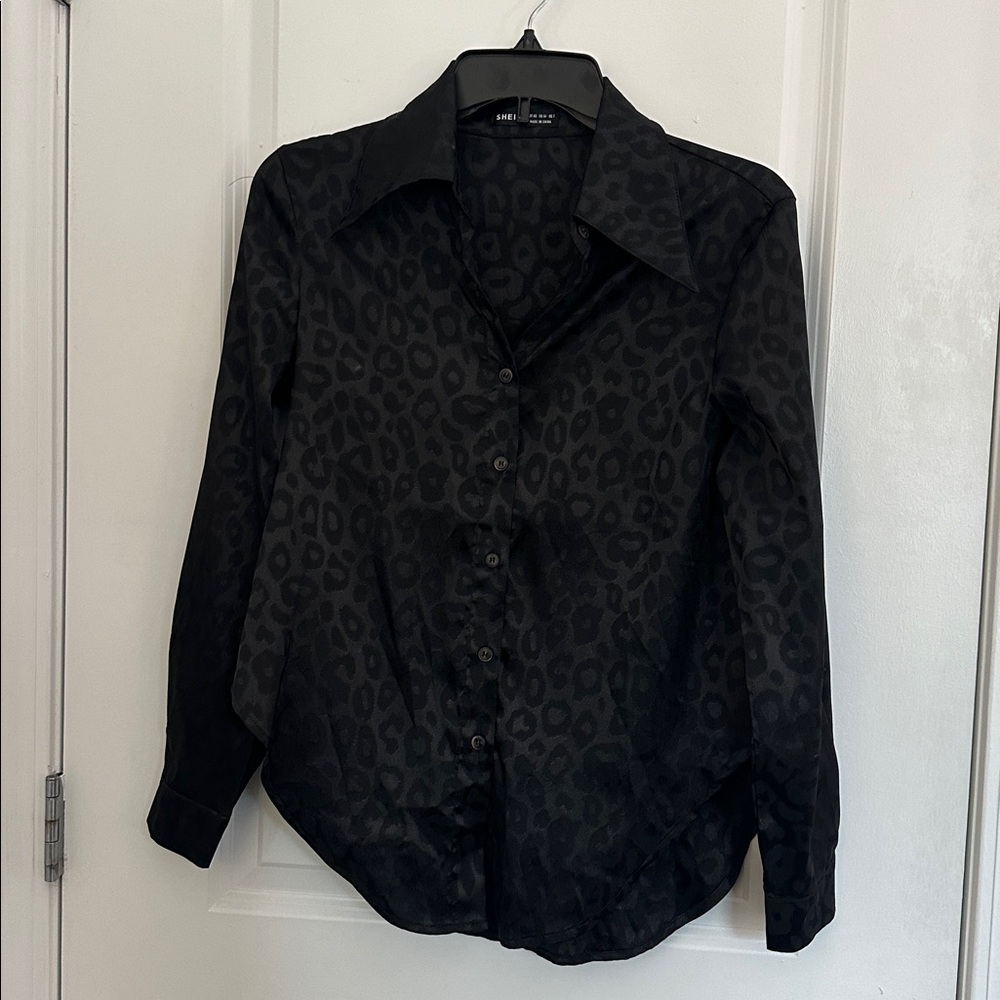 SHEIN Black Leopard Pattern Blouse